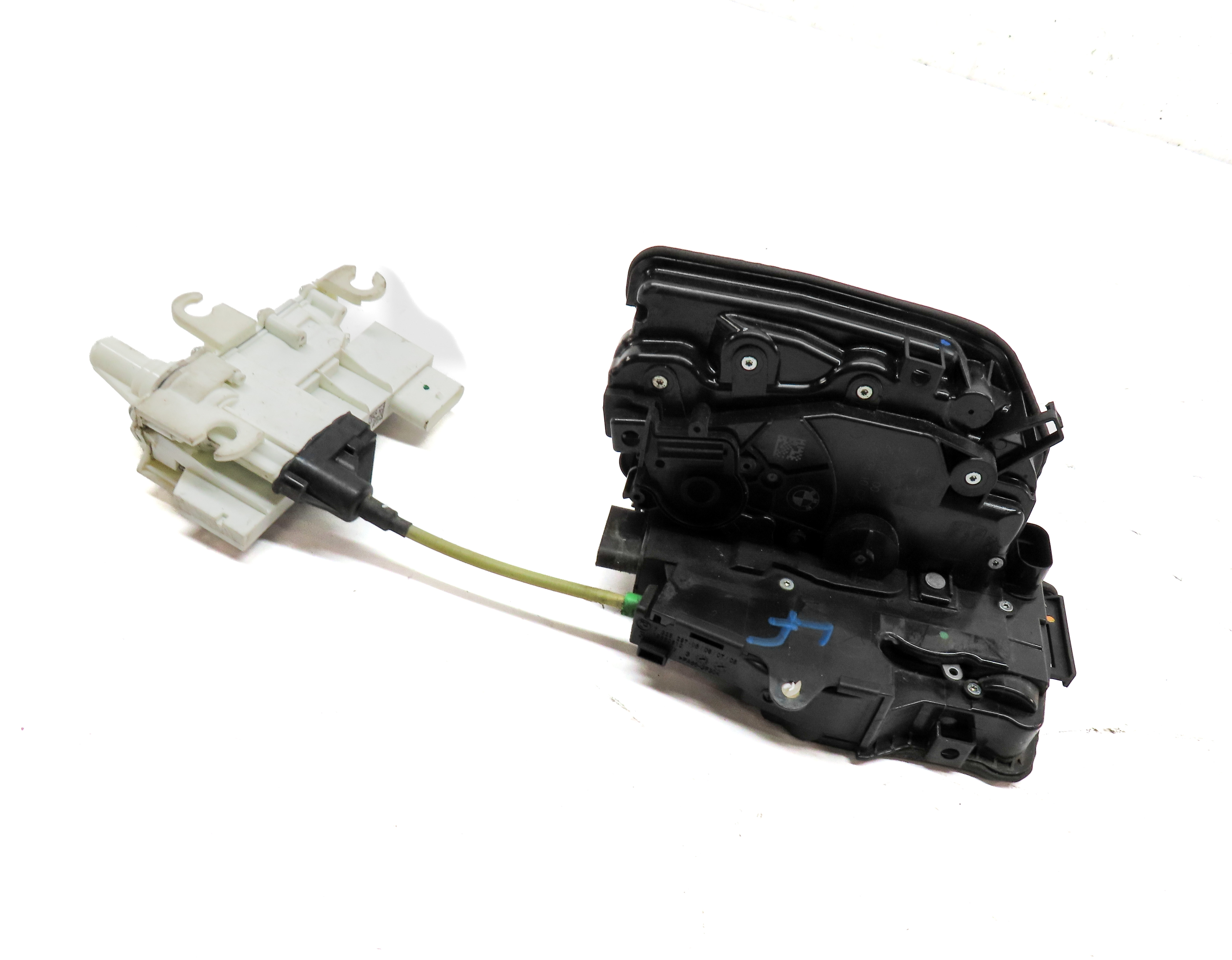 16-19 BMW 7 X5 X6 F25 F26 G11 FRONT LEFT SOFT CLOSE DOOR LOCK LATCH w/ ACTUATOR — exact item pictured